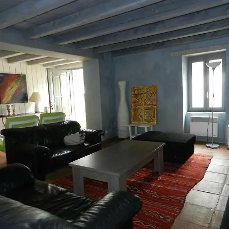Maison Bleue *