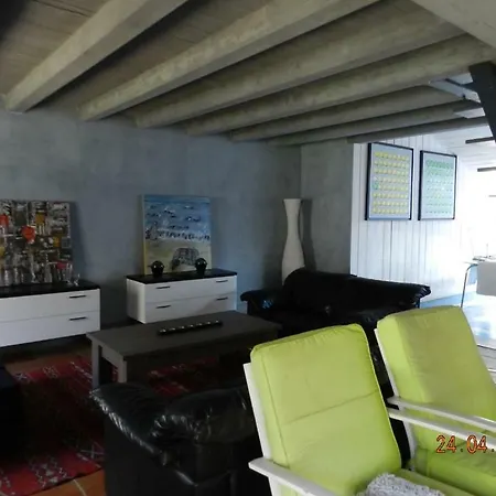Holiday home Maison Bleue